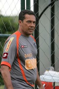 LUXA BRUNO CANTINI 199x300 - Chegou a hora ou passou da hora?