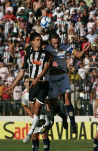 fabiano e werley1 195x300 - Camisa doze em campo