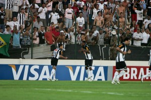 obina e ricardinho 300x199 - Camisa doze em campo