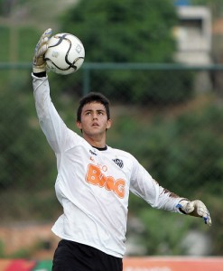 renan treino 247x300 - Cear&aacute; 0x0 Atl&eacute;tico - "T&aacute; tudo errado!"