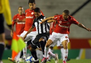 bueno grosso1 300x208 - Internacional 1&times;0 Atl&eacute;tico &ndash; Bola pra frente