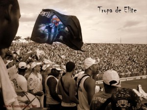 DSC004282 300x225 - Uma torcida que nunca para de cantar