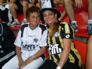 SL378981 300x225 - Galo em fam&iacute;lia - O GALO e os homens da minha vida.