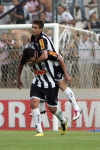 berola e diego souza 200x300 - Vivendo o milagre