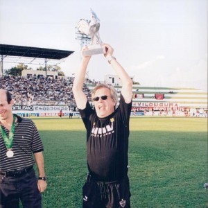 4b970af1 f204 457f b365 7943d06022dc 300x300 - O Chico &eacute; Galo