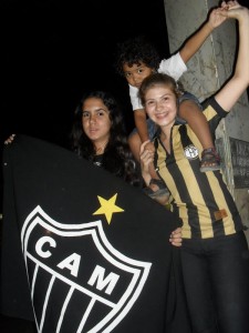 OgAAAAOZdFtu7 KSSa9ZGIxQ4okmiJ7vHUePVpKe9Jrivkc8JQ02I6QrgOsPSe2tix0InI6XLJHYgPmC5DEI9R5nir4Am1T1U 225x300 - Galo em fam&iacute;lia - &Eacute; Natal