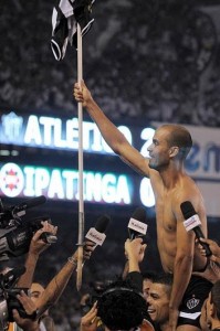 OgAAACxm9ZJIFK EzBX2ht067lbQWb3roAk zuJnWX4cAYYuQRPaPMeSgNVlBqzs K7WvAC4Yc Az1thvFhkmNoyTLcAm1T1UHCNKAoNQmulZku1EbIvj6l ZGbz 199x300 - Retrospectiva 2010 - Maio