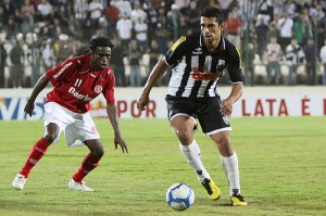 diego souza x inter 300x199 - Retrospectiva 2010 - Julho