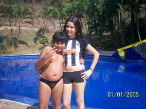 100 6438 300x225 - Galo em Fam&iacute;lia - Cidade do Galo