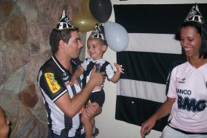 102 23931 300x200 - Galo em fam&iacute;lia - At&eacute; crian&ccedil;a sabe