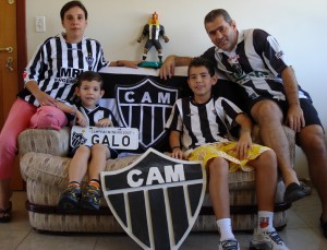DSC00076 300x229 - Galo em Fam&iacute;lia - Cidade do Galo