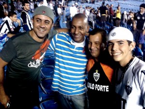 DSC00077 300x225 - Galo em fam&iacute;lia - At&eacute; crian&ccedil;a sabe