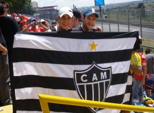 DSC03975 300x220 - Galo em Fam&iacute;lia - Cidade do Galo
