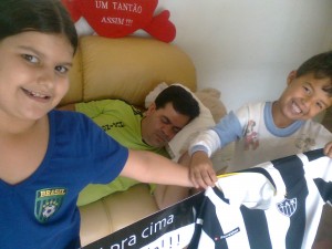 Imagem0230 300x225 - Galo em Fam&iacute;lia - Tardelli e Renan visitam Arthur