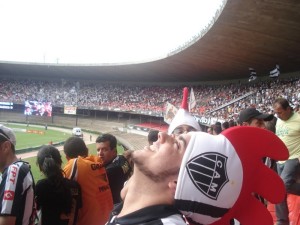 277012289 300x225 - Galo em Fam&iacute;lia - Onde est&aacute; meu &iacute;dolo (Everton)