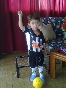 Imagem0546 225x300 - Galo em Fam&iacute;lia - Ubaldo Miranda