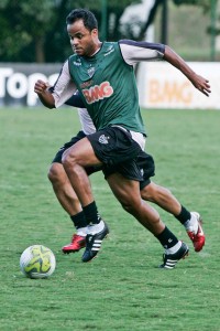 mancini 4 pernas 200x300 - N&uacute;meros na mira - 2011