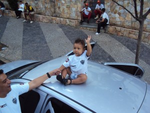 DSC03584 300x225 - Galo em Fam&iacute;lia - Que d&oacute;