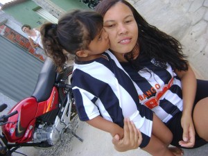 DSC05268 300x225 - Galo em Fam&iacute;lia - Galo Doido visita hospital da Baleia