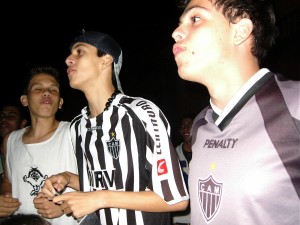 DSCI0039 300x225 - Galo em Fam&iacute;lia - Paz
