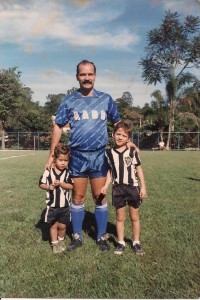 Imagem 41 200x300 - Galo em Fam&iacute;lia - Galo Doido visita hospital da Baleia