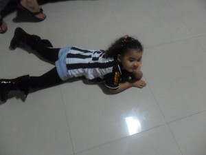 SAM 4038 300x225 - Galo em Fam&iacute;lia - Galo Doido visita hospital da Baleia