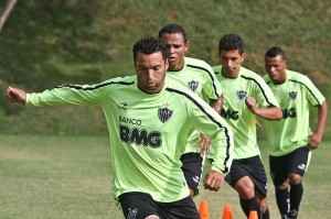 cones bruno cantini 300x199 - Resultado das enquetes &ndash; Kalil, uniformes e Brasileiro