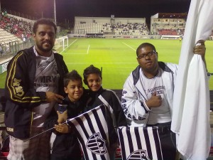 10072011790 300x225 - Galo em Fam&iacute;lia - Galo Doido visita lar dos idosos