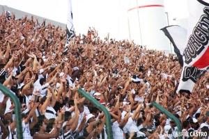 295162891 300x200 - N&oacute;s contra eles