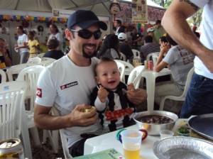DSC01817 300x224 - Galo em Fam&iacute;lia - Galo Doido visita lar dos idosos