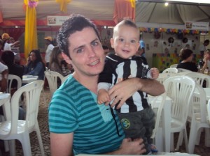 DSC01822 300x224 - Galo em Fam&iacute;lia - Galo Doido visita lar dos idosos