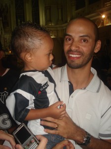 DSC07918 225x300 - Galo em Fam&iacute;lia - Atl&eacute;tico homenageia torcedora de 91 anos