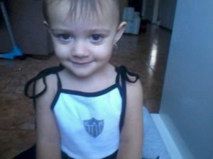 384394 305166059510797 100000522168539 1215356 916092580 n 300x225 - Galo em Fam&iacute;lia - Yeah Yeah