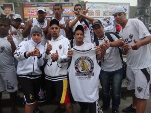 DSC00671 300x225 - Galo em Fam&iacute;lia - Yeah Yeah