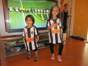 IMG 1722 300x225 - Galo em Fam&iacute;lia - Yeah Yeah