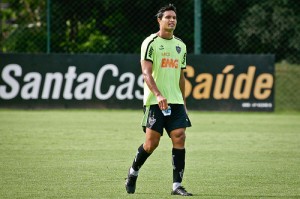 Ressaca de Carnaval na Cidade do Galo dudu saindo do treino bruno cantini 300x199 - Ressaca de Carnaval na Cidade do Galo
