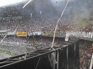 ATgAAADpdAeGwbh xWErhxNzbsmsL89mi4QJQc2hPXUFHVx9yzNsLaL9ngqa K2VlqpYYOvLLveEnEBIoFTgBX 3rHyGAJtU9VDBBA5t 300x225 - O Galo &eacute; dos atleticanos, o Galo &eacute; da Massa