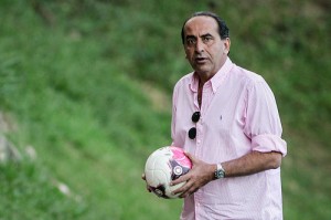 a bola com kalil bruno cantini 300x199 - A nascente do erro