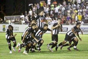 acabou 300x200 - Futebol de Terno - Primeiro contrato profissional, sua prorroga&ccedil;&atilde;o e a "bolsa aprendizagem"