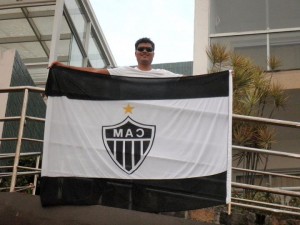 551818 359908697411165 1423199891 n 300x225 - O pre&ccedil;o por errar contra o Galo