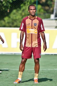 8122898883 64d9853678 c 200x300 - Richarlyson renova contrato com o Atl&eacute;tico
