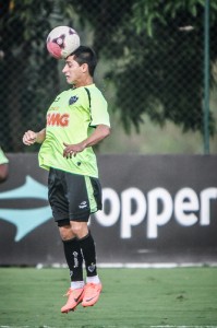 danilo pulando bruno cantini 199x300 - Retrospectiva 2012 - Abril