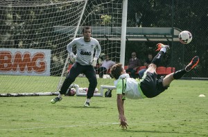 voleio bruno cantini 300x199 - Retrospectiva 2012 - Maio