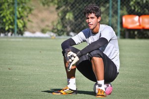 renan descansando bruno cantini 300x199 - Bica Eles - Renan Ribeiro, Base, Libertadores e Argentina