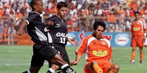 libertadores 2000 afp photo 300x150 - Ca&ccedil;apa aposta em Brasileiro como campe&atilde;o da Libertadores e relembra time de 2000