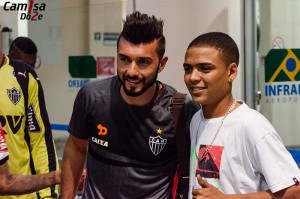 12974511 985864368159688 6149042006889237084 n 300x199 - Fotos - Desembarque do Atl&eacute;tico ap&oacute;s o empate com a URT