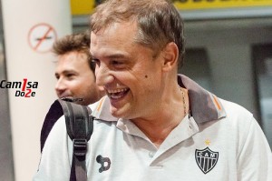 12994365 985864881492970 40167591102632924 n 300x199 - Fotos - Desembarque do Atl&eacute;tico ap&oacute;s o empate com a URT