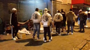 CigNTcFXEAENxA9 300x169 - Galoucura Noroeste distribui sopas e agasalhos para moradores de rua