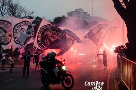 14355542 1084623828283741 1915441189182878515 n 450x299 - Torcida recebe o time no Horto - Atl&eacute;tico 1x0 Sport