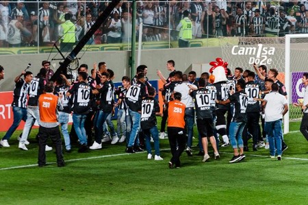 14502963 1093158210763636 5120575225737111622 n 450x299 - Eu na arquibancada - Atl&eacute;tico 3x1 Internacional